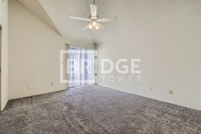 Photo - 905 Boxwood Dr