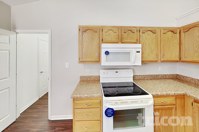 1424 Round Lake Rd