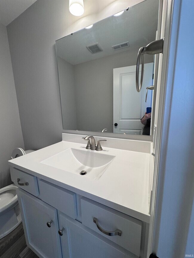 Photo - 3595 Canal Square Dr