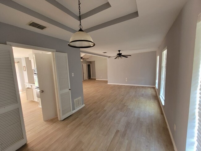 Photo - 431 N Forest Blvd