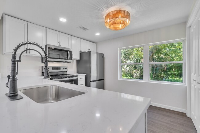 Photo - 509 Maine Ave