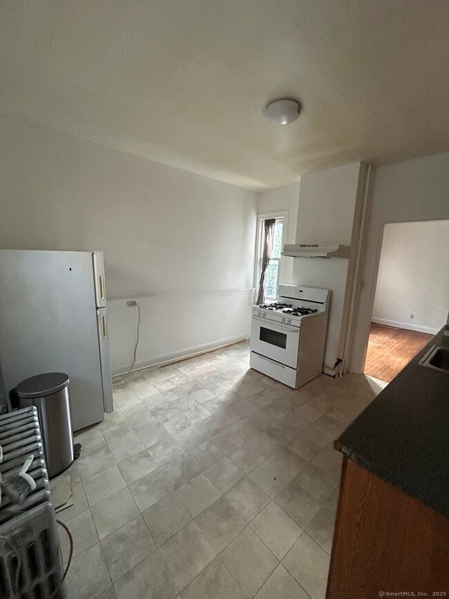 Photo - 14 Relay Pl Unidad R3