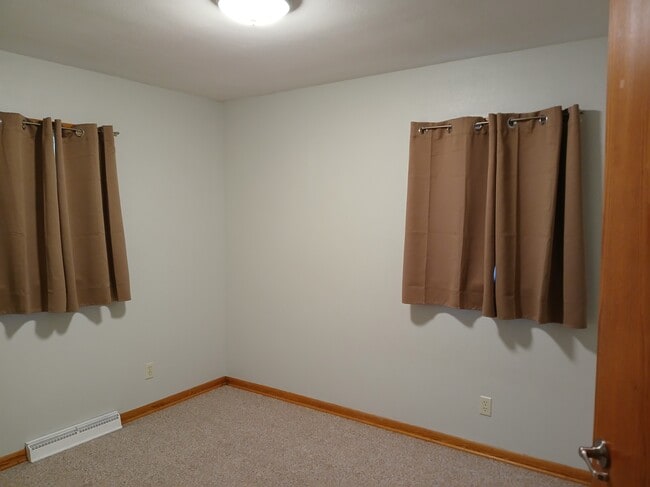 Main floor bedroom 1 - 1209 9th Ave SE