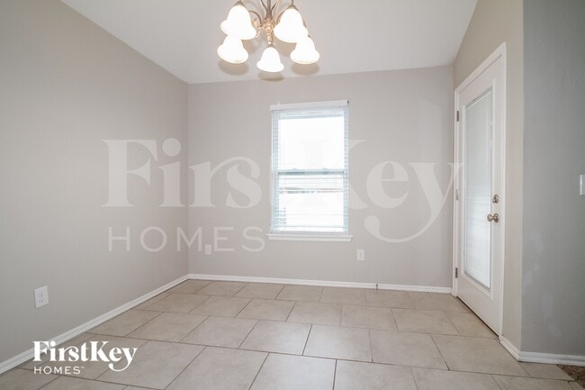 Photo - 1321 SE 17th St