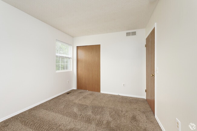 2BR, 1BA - 1,074SF - Primary Bedroom