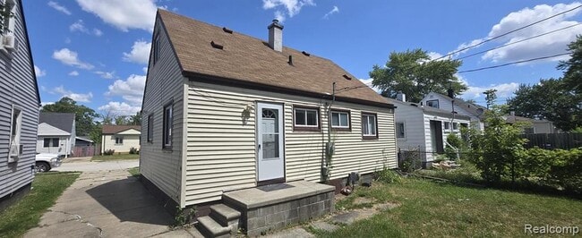 Photo - 13046 Sherman Ave