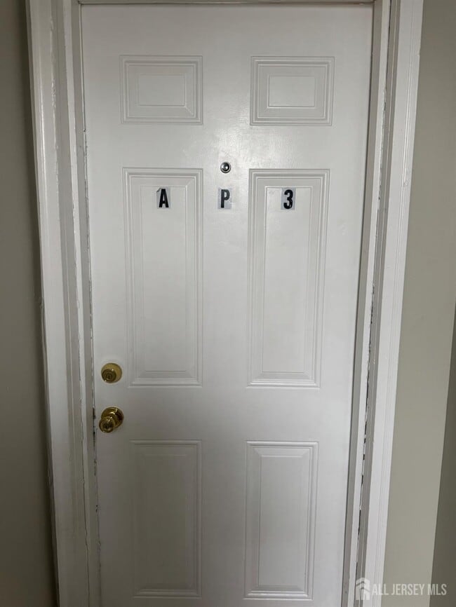 Photo - 214 Grant St