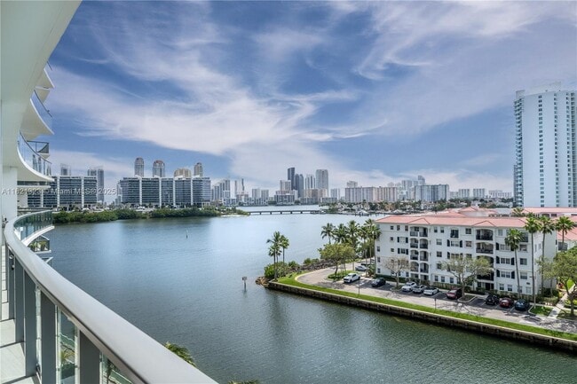 Photo - 3250 NE 188th St Unidad 606