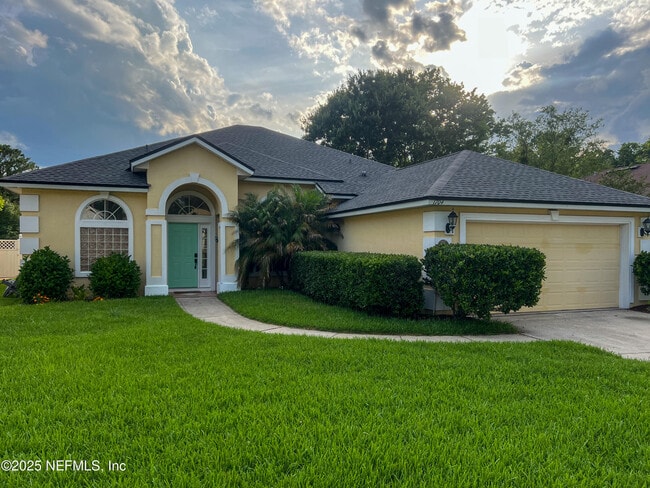 Building Photo - 1704 Tall Tree Dr E