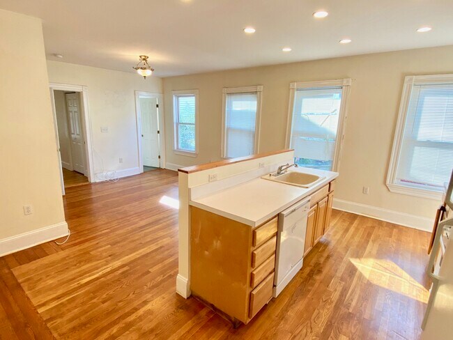 Photo - 33 Adamson St Unit 2