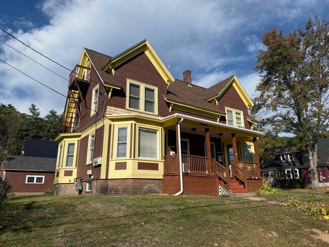 Building Photo - 189 E Bow St Unit A