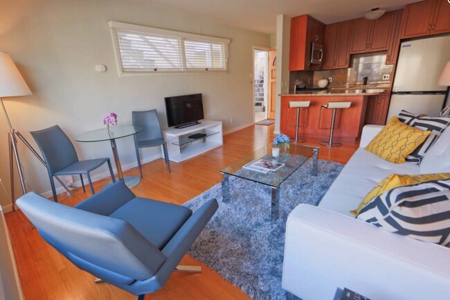 Photo - Come see this Noe hill Gem! Beautifully fu...