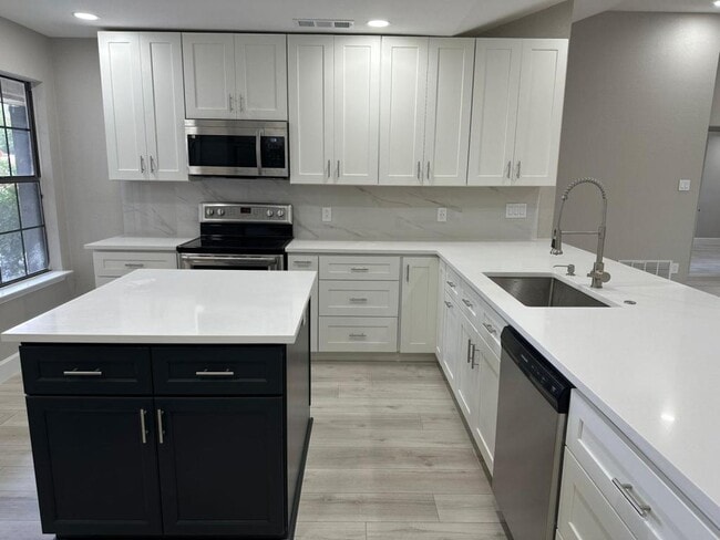 Photo - 2415 Amber Hill Ln