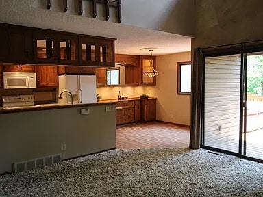 Photo - 4412 Lorcardo Dr NE