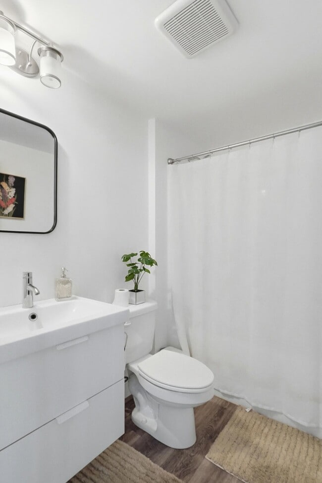 Photo - 3201 Crestwood Ln