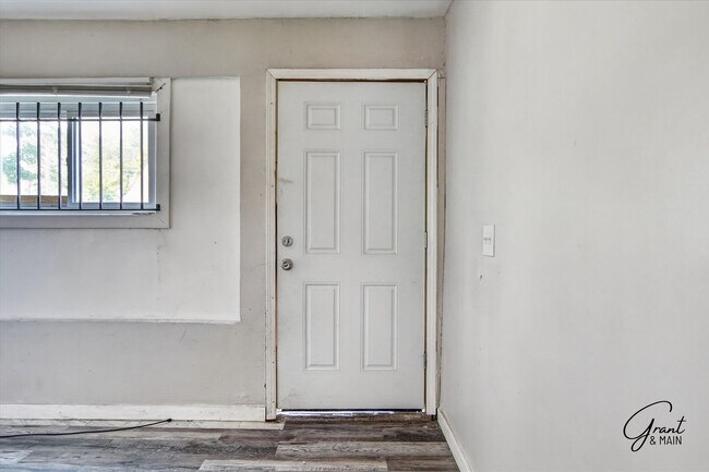 Photo - 11546 Chalmers St