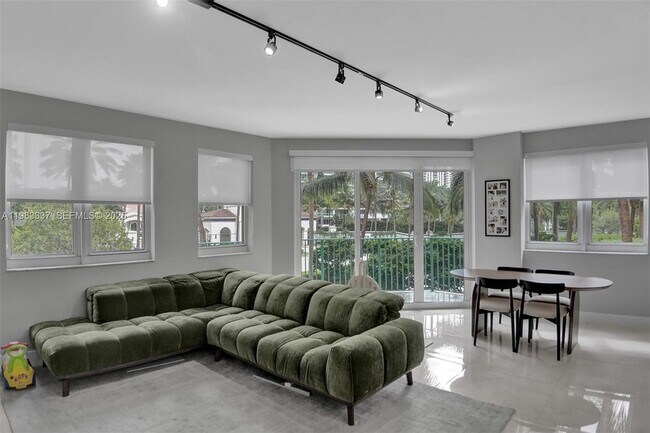 Photo - 20000 E Country Club Dr Unit 211