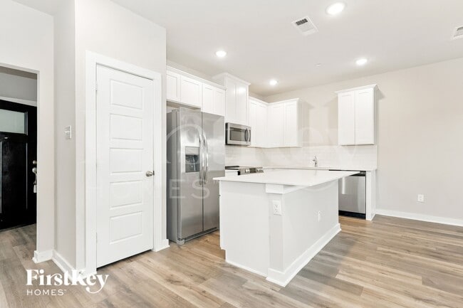 341 N Centro Cir