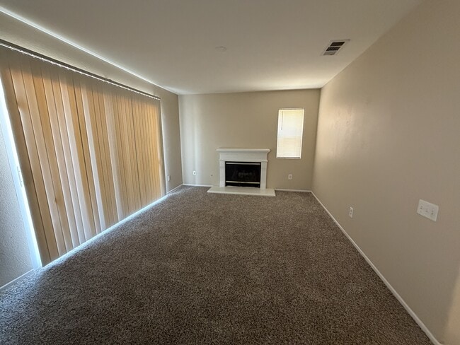 Photo - 1439 Avena Way