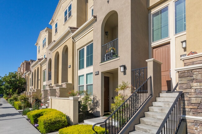 Building - Traverse at Milpitas