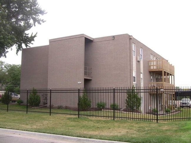 Apartments For Rent For Less Than 500 In Lawrence Ks Forrent Com