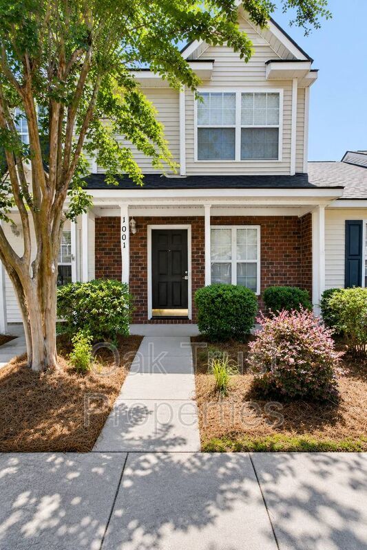 Building Photo - 1001 Elm Hall Cir