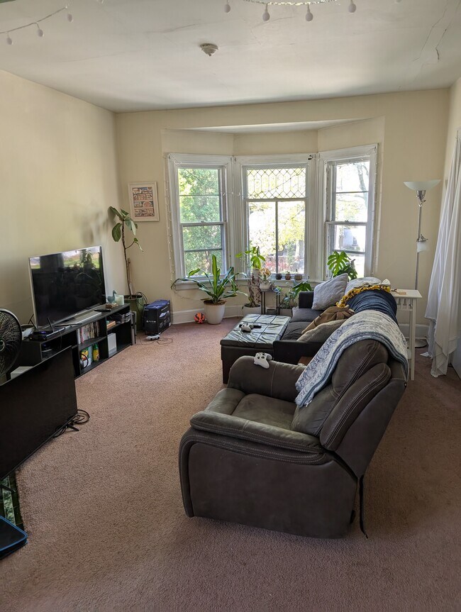 Photo - 2728 N Downer Ave Unit Upper Flat