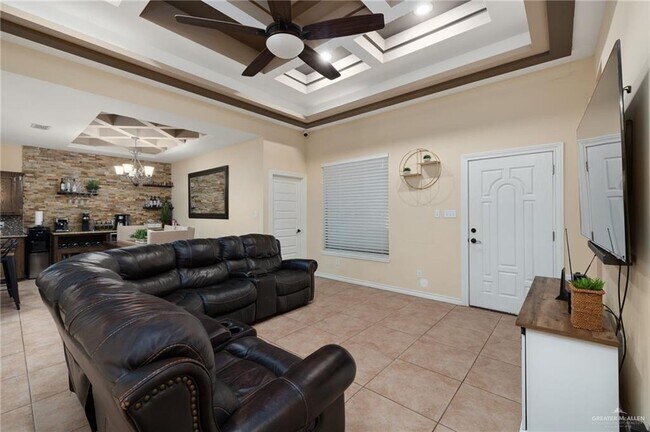 Photo - 12 Samaria St