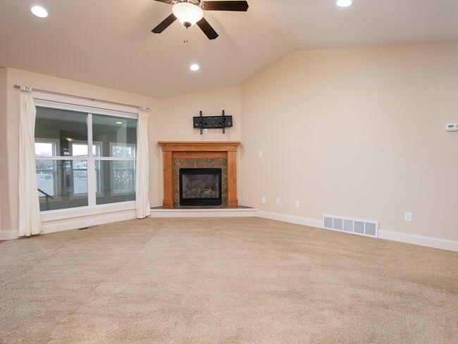 Photo - 1745 Golf Dr