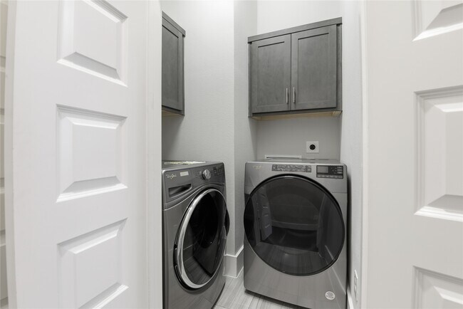 Photo - 819 Algona Ave