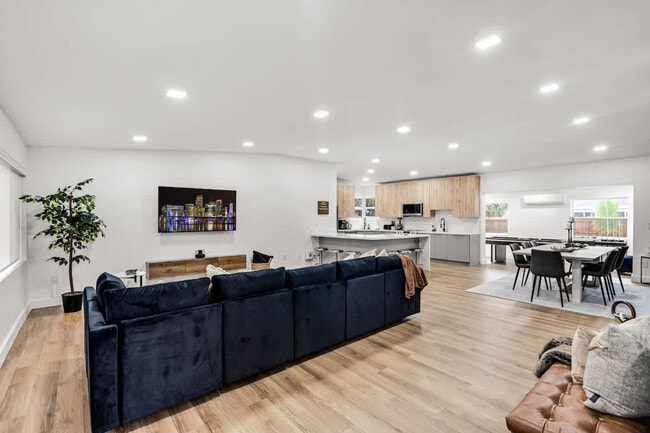 Photo - 17621 NE 7th Ave Unidad ID1372351P