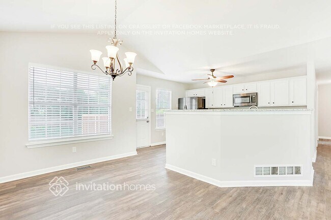 Photo - 132 Ridgefield Dr