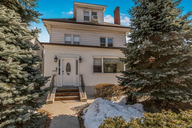 Building Photo - 5630 Riverdale Ave Unit 1