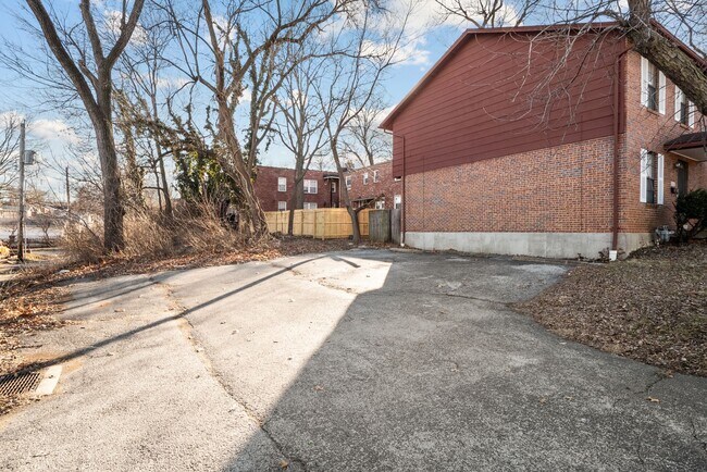 6464 Oakland Ave