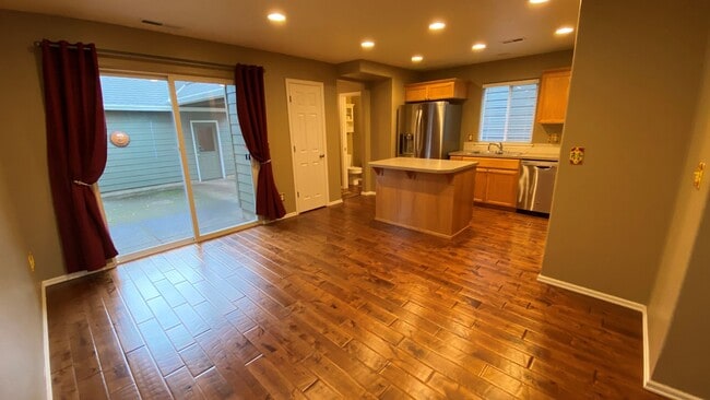 Photo - 3353 SE Midvale Dr