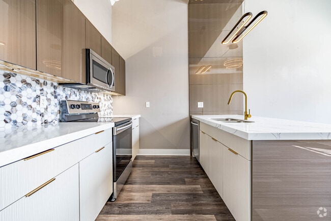 2BR, 1BA - 938SF - Kitchen