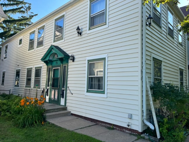 Building Photo - 870 Ashland Ave