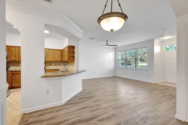 826 Dakota Dr