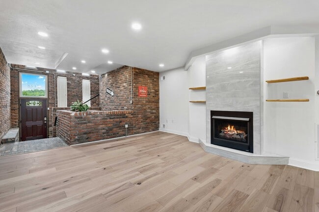 Photo - 2128 Merriman Way