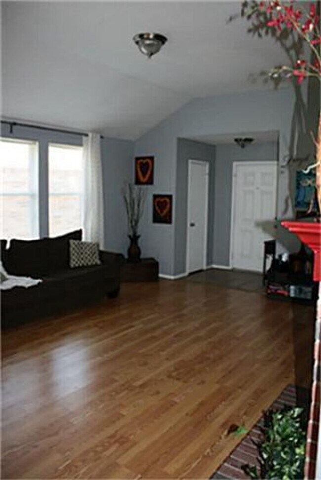 Building Photo - Charming home in a quiet subdivision near McKinney North High School with custom paint, landscape...