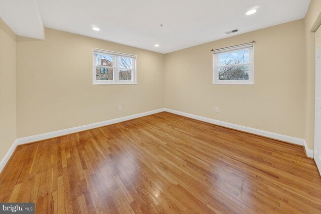 Photo - 401 Evarts St NE Unit 304