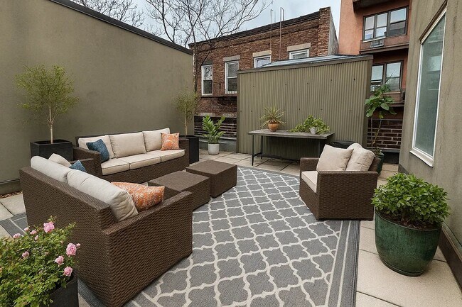 Building Photo - 120 E 4th St