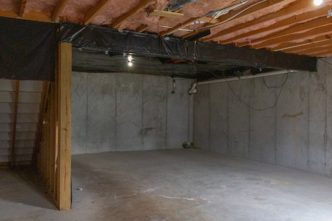 Photo - 85 Charleston Ln