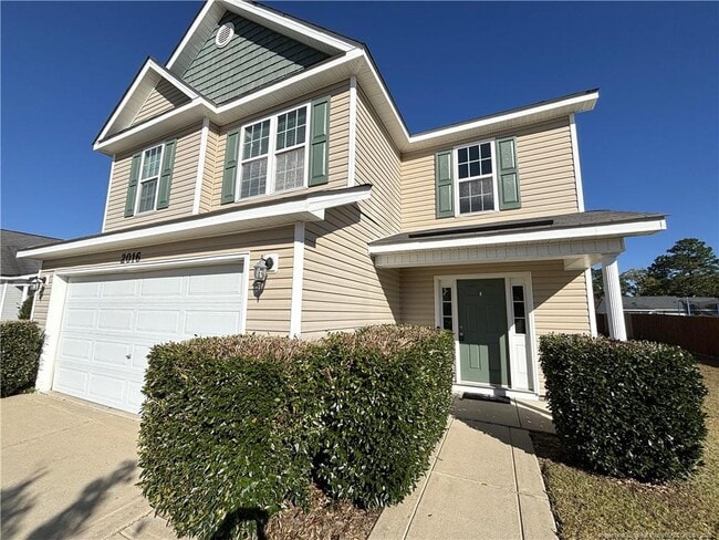 Photo - 2016 Sir Michael Dr