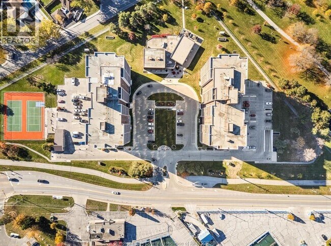 Photo - 9099 Riverside Dr E Unité W401