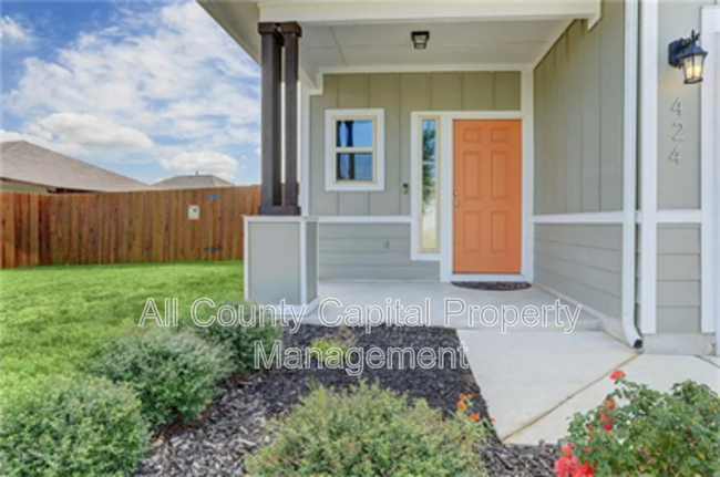 Photo - 424 Wapiti Rd