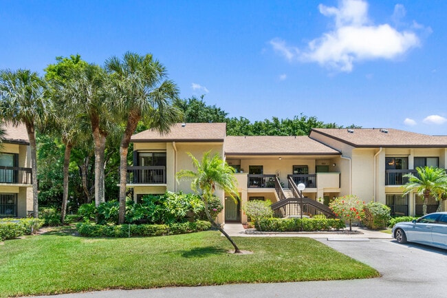 Photo - 5087 Oakhill Ln Condo Unit 321