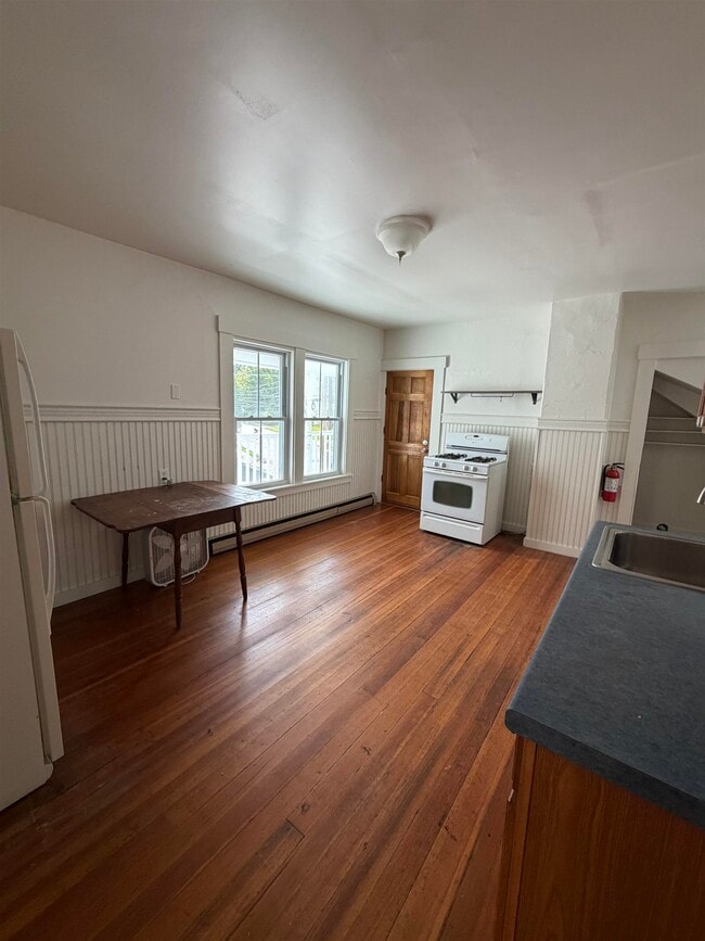 Photo - 110 Estey St Unidad 2