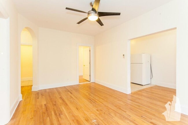 Photo - 2704 N Sawyer Ave Unidad 315