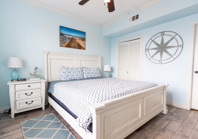 Photo - 7000 Seawall Blvd